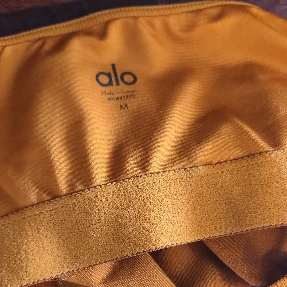 ALO Yoga Activewear Set -M - Picture 10 of 11